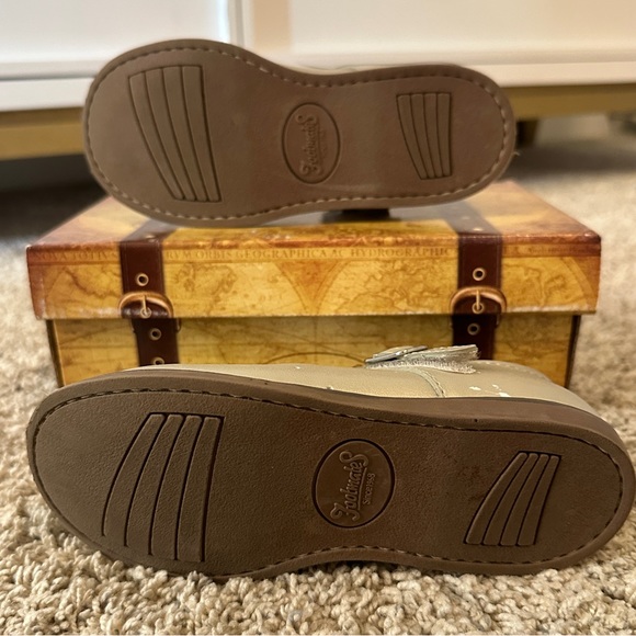 Footmates Sherry Mary Jane - sz 10.5 - Picture 5 of 8